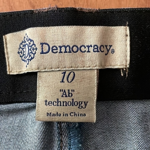 Democracy Crop Jeans Size 10 - Picture 4 of 9